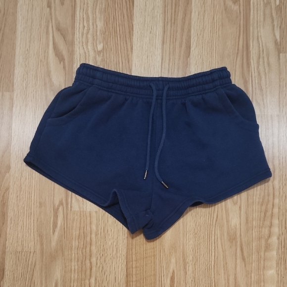 Jolyn Mai Women's Navy Blue Fleece Shorts Size Medium - Picture 2 of 9